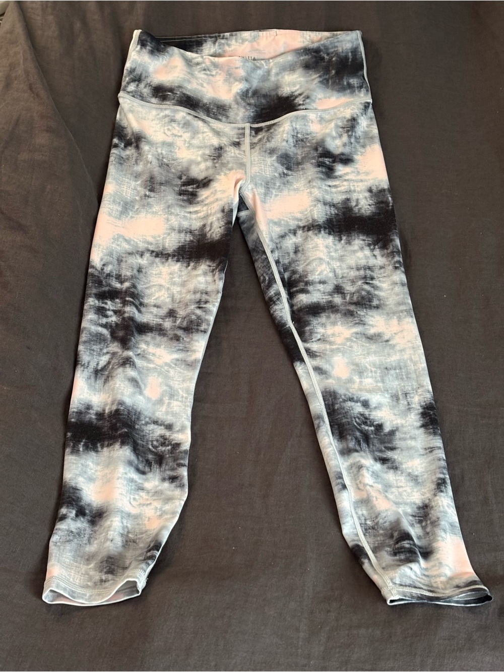 Athleta tie die crop leggings